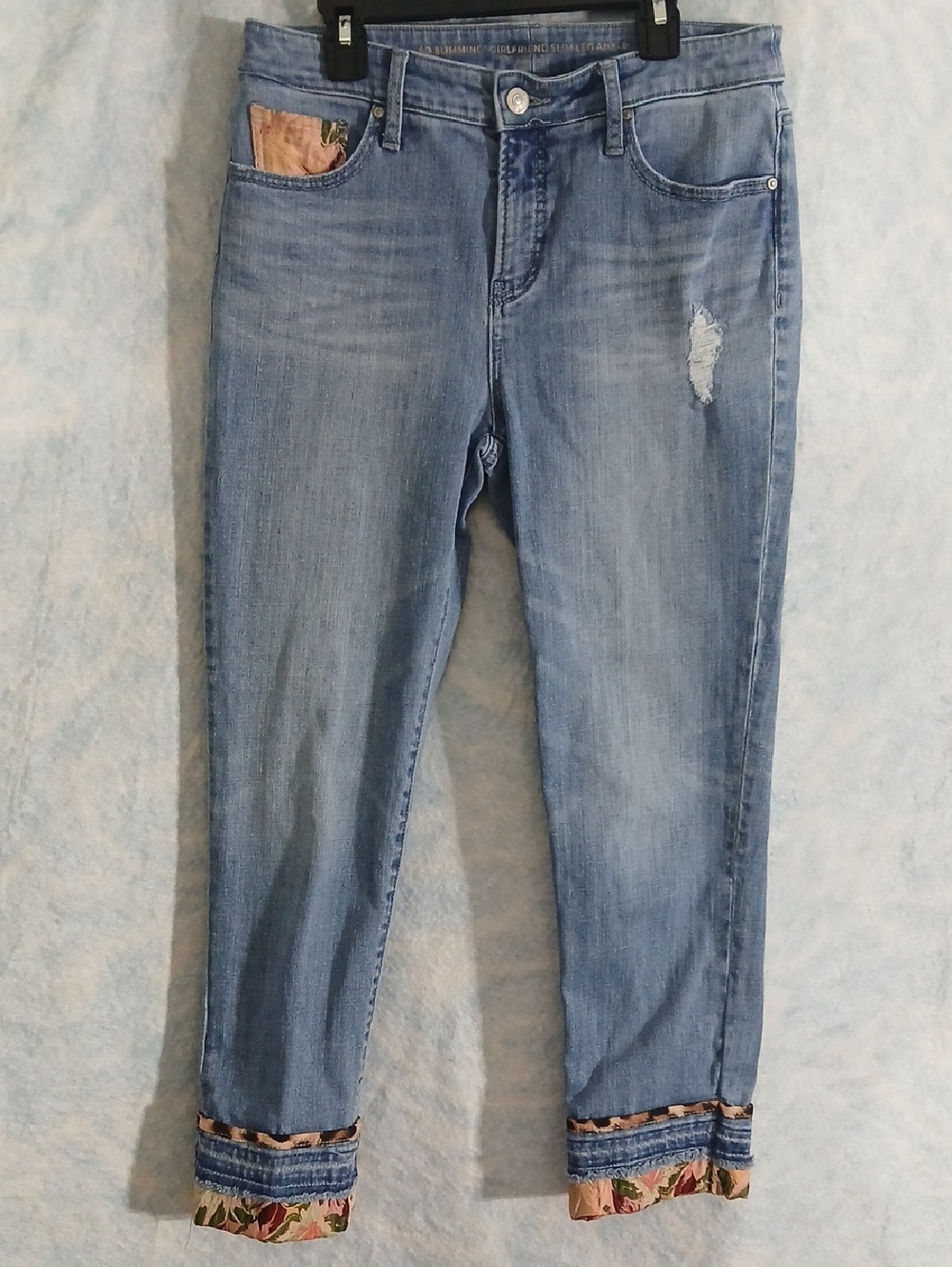 Chico's Slimming Girlfriend Blue Cropped Jeans Floral Accents Womens SZ 8P